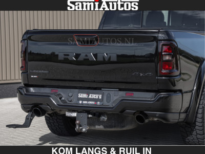Dodge RAM WIDE BODY | BLACK ON BLACK | PREMIUM EDITION | HUD | LUCHTVERING | PANO DAK | PASSAGIERS DISPLAY | BREDE WIELEN | CREW CAB | DUBBELE CABINE | 5 PERSOONS | DC | HULK PACK | BOM VOL | foto 16