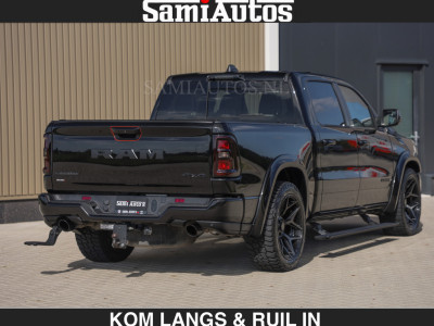 Dodge RAM WIDE BODY | BLACK ON BLACK | PREMIUM EDITION | HUD | LUCHTVERING | PANO DAK | PASSAGIERS DISPLAY | BREDE WIELEN | CREW CAB | DUBBELE CABINE | 5 PERSOONS | DC | HULK PACK | BOM VOL | foto 7