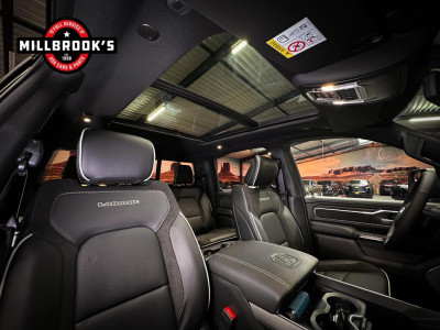 Dodge RAM 1500 3.0 Hurricane Laramie Night, BPM VRIJ, bomvol, luchtvering, passenger display, panoramadak! foto 17