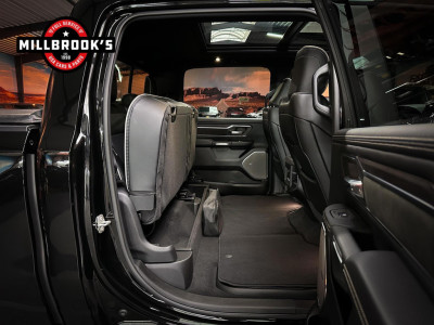 Dodge RAM 1500 3.0 Hurricane Laramie Night, BPM VRIJ, bomvol, luchtvering, passenger display, panoramadak! foto 19