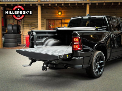 Dodge RAM 1500 3.0 Hurricane Laramie Night, BPM VRIJ, bomvol, luchtvering, passenger display, panoramadak! foto 5