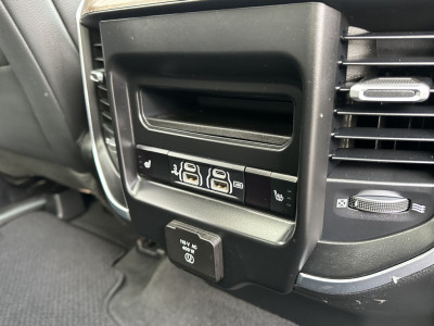 Dodge RAM 1500 5.7 V8 LARAMIE / LPG / TREKHAAK 3.5T / ADAPTIVE CRUISE / LUCHTVERING /  CAMERA / PANO / 12 INCH SCREEN / DELMONICO RED foto 10