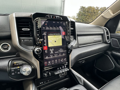 Dodge RAM 1500 5.7 V8 LARAMIE / LPG / TREKHAAK 3.5T / ADAPTIVE CRUISE / LUCHTVERING /  CAMERA / PANO / 12 INCH SCREEN / DELMONICO RED foto 12