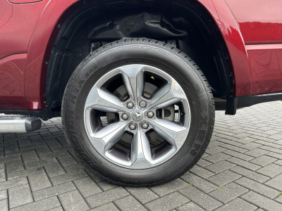 Dodge RAM 1500 5.7 V8 LARAMIE / LPG / TREKHAAK 3.5T / ADAPTIVE CRUISE / LUCHTVERING /  CAMERA / PANO / 12 INCH SCREEN / DELMONICO RED foto 20