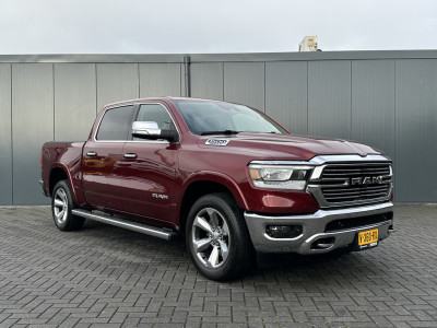 Dodge RAM 1500 5.7 V8 LARAMIE / LPG / TREKHAAK 3.5T / ADAPTIVE CRUISE / LUCHTVERING /  CAMERA / PANO / 12 INCH SCREEN / DELMONICO RED foto 4