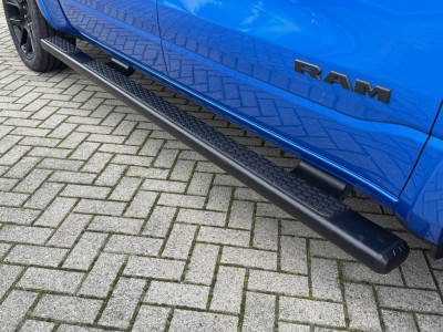 Dodge RAM 1500 5.7 V8 Laramie Night | 12 inch Uconnect | Trekhaak | LPG | Eerste eigenaar foto 7