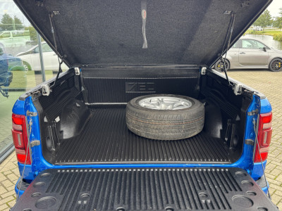 Dodge RAM 1500 5.7 V8 Laramie Night | 12 inch Uconnect | Trekhaak | LPG | Eerste eigenaar foto 9