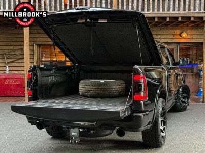 Dodge RAM 1500 5.7 V8 Limited Night, 22 4Play velgen, Digitaal Dashboard, Black Edition, Panoramadak foto 8