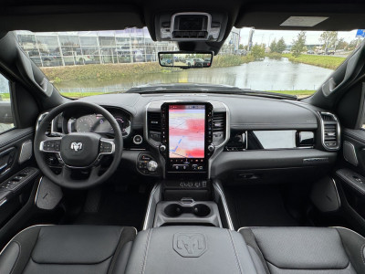 Dodge RAM 1500 Laramie Night Premium Hurricane | 3 jaar garantie | Pano | Harman Kardon | 22 | Spatbordverbreders foto 9
