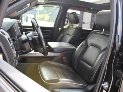 Dodge Ram 1500 5.7 Hemi V8 4x4 Crew Cab Laramie Night | 100% onderhouden | 1 eigenaar foto 4