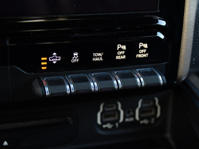 Dodge Ram 1500 5.7 V8 4x4 Crew Cab 57 Laramie Adaptieve Cruise, 360 Camera, PANO, Carplay, Luchtvering, LED, Leder, 3500kg Trekhaak, Stoelverwarming, Uniek! foto 21