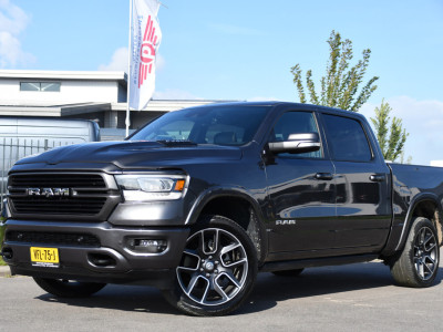 Dodge Ram 1500 5.7 V8 4x4 Crew Cab 57 Laramie Adaptieve Cruise, 360 Camera, PANO, Carplay, Luchtvering, LED, Leder, 3500kg Trekhaak, Stoelverwarming, Uniek! foto 4