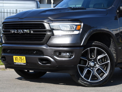 Dodge Ram 1500 5.7 V8 4x4 Crew Cab 57 Laramie Adaptieve Cruise, 360 Camera, PANO, Carplay, Luchtvering, LED, Leder, 3500kg Trekhaak, Stoelverwarming, Uniek! foto 7