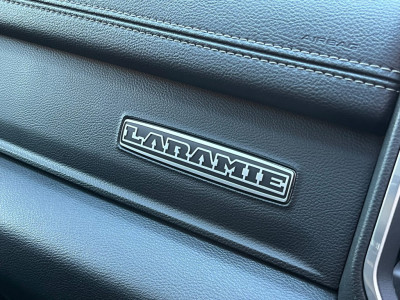 Dodge Ram 1500 5.7 V8 4x4 Crew Cab Laramie | Luchtvering | Pano | 22LMV | Full Options | foto 15