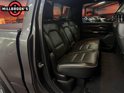 Dodge Ram 1500 5.7 V8 Laramie, Black Edition, Striping, LPG en Full option foto 15