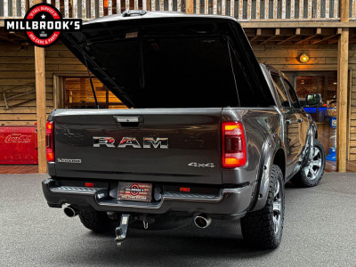 Dodge Ram 1500 5.7 V8 Laramie Widebody, Luchtvering, Panoramadak, Nederlandse auto foto 7