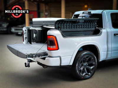 Dodge Ram 1500 5.7 V8 Limited Night Rambox, BPM VRIJ, LPG, Panoramadak, Head Up Display, div. op voorraad foto 8