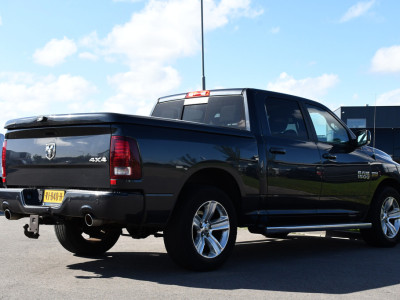 Dodge Ram 1500 5.7 V8 Quad Cab 64 Camera, Cruise, Stoelverwarming, Leder, LED, 402pk, Trekhaak, Prins Gas, Uniek! foto 6