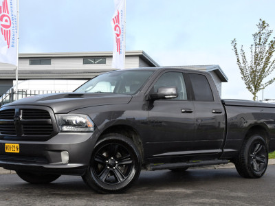Dodge Ram 1500 5.7 V8 Quad Cab 64 Cruise, Camera, 402pk, Automaat, 3500kg, Trekhaak, Stoelverwarming, Leder, Multimedia, Sensoren, Uniek! foto 4