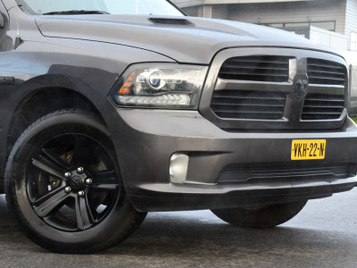 Dodge Ram 1500 5.7 V8 Quad Cab 64 Cruise, Camera, 402pk, Automaat, 3500kg, Trekhaak, Stoelverwarming, Leder, Multimedia, Sensoren, Uniek! foto 8