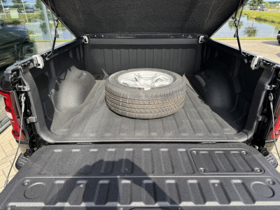 Dodge Ram 1500 Laramie Night Hurricane | 3 jaar garantie | Pano | Harman Kardon | Passenger Screen foto 6