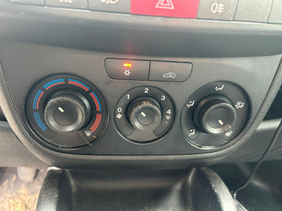 Fiat Doblò Cargo 1.3 MultiJet airco !!! motor slecht bad engine !! foto 6