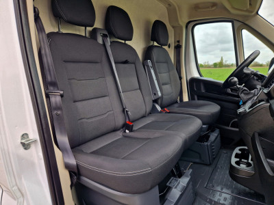 Fiat Ducato 2.2 MultiJet 140 S&S L2H2 3.5t - 140 Pk - Euro 6 - Groot Scherm - Navi - ParkeerCamera - Airco - Cruise Control foto 12