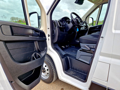 Fiat Ducato 2.2 MultiJet 140 S&S L2H2 3.5t - 140 Pk - Euro 6 - Groot Scherm - Navi - ParkeerCamera - Airco - Cruise Control foto 17