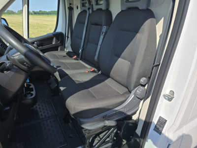 Fiat Ducato 2.2 MultiJet 140 S&S L2H2 3.5t - 140 Pk - Euro 6 - Groot Scherm - Navi - ParkeerCamera - Airco - Cruise Control foto 19