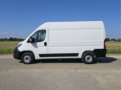 Fiat Ducato 2.2 MultiJet 140 S&S L2H2 3.5t - 140 Pk - Euro 6 - Groot Scherm - Navi - ParkeerCamera - Airco - Cruise Control foto 2