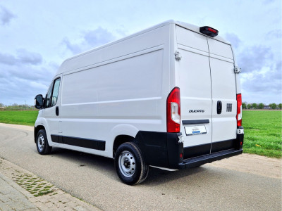 Fiat Ducato 2.2 MultiJet 140 S&S L2H2 3.5t - 140 Pk - Euro 6 - Groot Scherm - Navi - ParkeerCamera - Airco - Cruise Control foto 3
