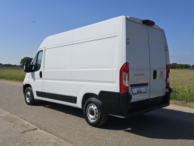 Fiat Ducato 2.2 MultiJet 140 S&S L2H2 3.5t - 140 Pk - Euro 6 - Groot Scherm - Navi - ParkeerCamera - Airco - Cruise Control foto 3