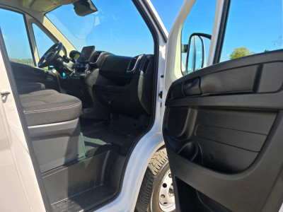 Fiat Ducato 2.2 MultiJet L2 H2 3.5t - 140 Pk - Euro 6 - Groot Scherm - Navi - ParkeerCamera - Airco - Cruise Control foto 12