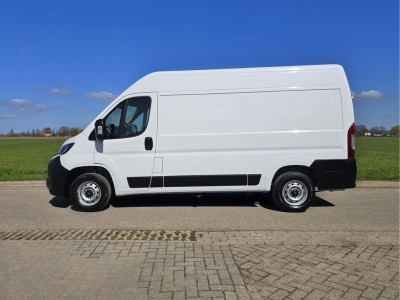 Fiat Ducato 2.2 MultiJet L2 H2 3.5t - 140 Pk - Euro 6 - Groot Scherm - Navi - ParkeerCamera - Airco - Cruise Control foto 2
