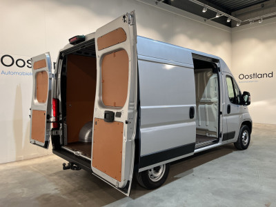 Fiat Ducato 2.3 MultiJet 120 PK L2H2 / Euro 6 / Airco / Cruise Control / Trekhaak / Navigatie / 3-Zits / foto 2