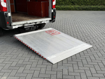 Fiat Ducato 2.3 MultiJet 161 PK AUTOMAAT / L2H2 / DHOLLANDIA LAADKLEP / AFNEEMBARE 3 TONS TREKHAAK / CAMERA / CRUISE / ECC foto 8