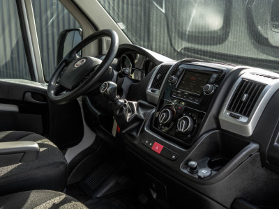 Fiat Ducato 2.3 MultiJet Bakwagen met laadklep | 141 PK | Euro 6 | Cruise | Camera | Airco | Navigatie 10
