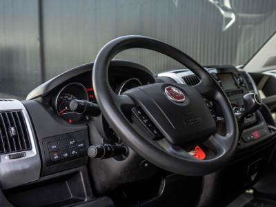 Fiat Ducato 2.3 MultiJet Bakwagen met laadklep | 141 PK | Euro 6 | Cruise | Camera | Airco | Navigatie 9