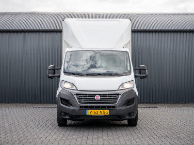 Fiat Ducato 2,3 140PK | Bakwagen met laadklep | 3-Zits | LED | Cruise | Airco foto 3