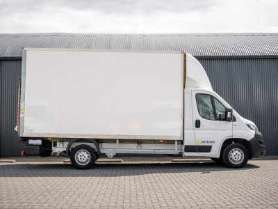 Fiat Ducato 2,3 140PK | Bakwagen met laadklep | 3-Zits | LED | Cruise | Airco foto 6