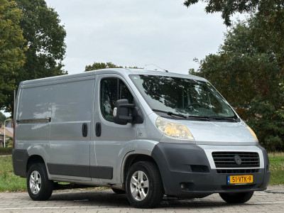 Fiat Ducato 30 2.3 MultiJet|120PK|NAP|airconditioning|trekhaak met 2500KG trekgewicht|3 zitplaatsen|bluetooth|radio foto 2