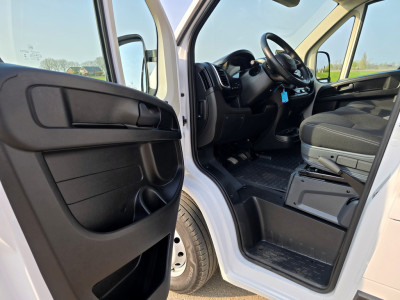 Fiat Ducato 35 2.2 MultiJet L2H2 - 140 Pk - Euro 6 - Groot Scherm - Navi - ParkeerCamera - Airco - Cruise Control foto 19
