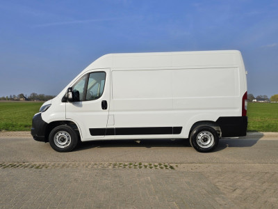 Fiat Ducato 35 2.2 MultiJet L2H2 - 140 Pk - Euro 6 - Groot Scherm - Navi - ParkeerCamera - Airco - Cruise Control foto 2