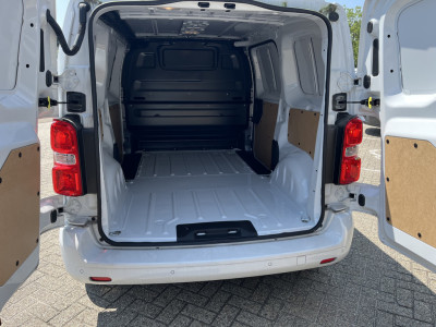 Fiat e-Scudo L2H1 75 kWh 15