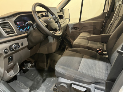 Ford E-Transit 350 L3H1 Trend 68 kWh RWD Kipper / Tipper / 100% Elektrisch / Airco / Cruise Control / Camera / CarPlay / Navigatie / 3-Zits / 1.450 KM !! RIJKLAAR !! foto 7
