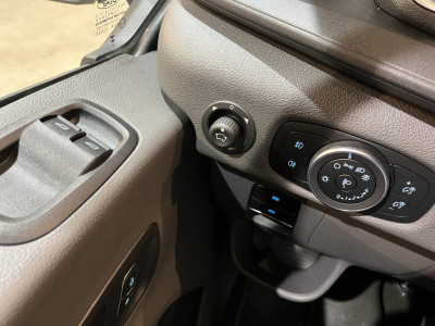 Ford E-Transit 390 (3500 kg) L2H2 Trend 68 kWh / 100% Elektrisch !! / Airco / Cruise Control / CarPlay / 360 Camera / Navigatie / 3-Zits / 622 KM !! foto 16