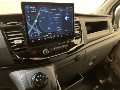 Ford E-Transit 390 (3500 kg) L2H2 Trend 68 kWh / 100% Elektrisch !! / Airco / Cruise Control / CarPlay / 360 Camera / Navigatie / 3-Zits / 622 KM !! foto 7