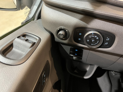 Ford E-Transit 390 (3500 kg) L2H2 Trend 68 kWh / 100% Elektrisch !! / Airco / Cruise Control / CarPlay / Camera / Navigatie / 3-Zits / 12.700 KM !! 11