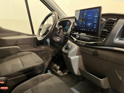 Ford E-Transit 390 (3500 kg) L2H2 Trend 68 kWh / 100% Elektrisch !! / Airco / Cruise Control / CarPlay / Camera / Navigatie / 3-Zits / 12.700 KM !! 3