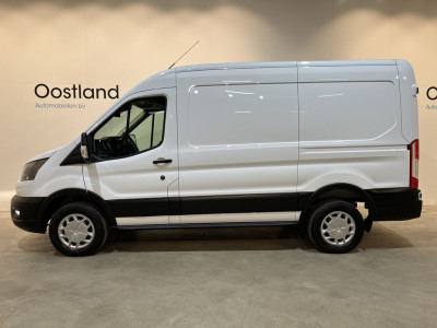 Ford E-Transit 390 (3500 kg) L2H2 Trend 68 kWh / 100% Elektrisch !! / Airco / Cruise Control / CarPlay / Camera / Navigatie / 3-Zits / 12.700 KM !! 4